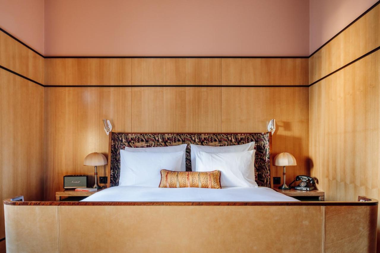 Sommerro Осло Екстериор снимка A bedroom at the Standard East Village