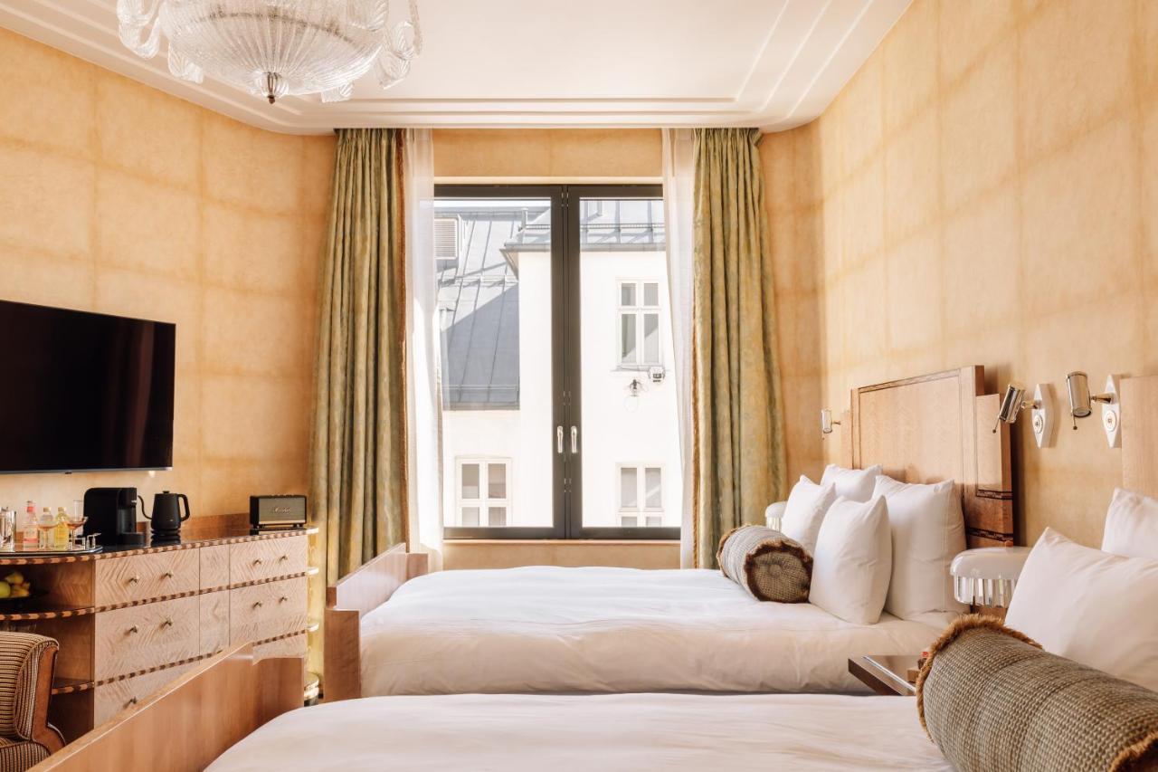 Sommerro Осло Екстериор снимка A room at the Mandarin Oriental Paris